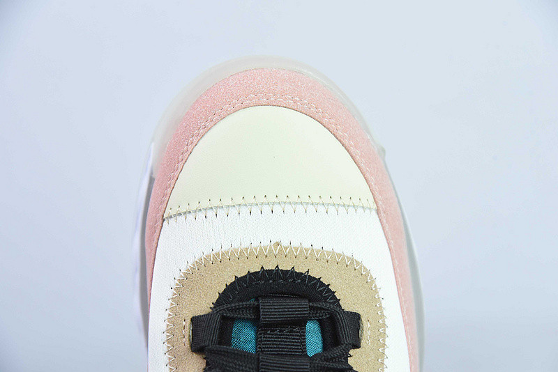 Ch**el sneaker