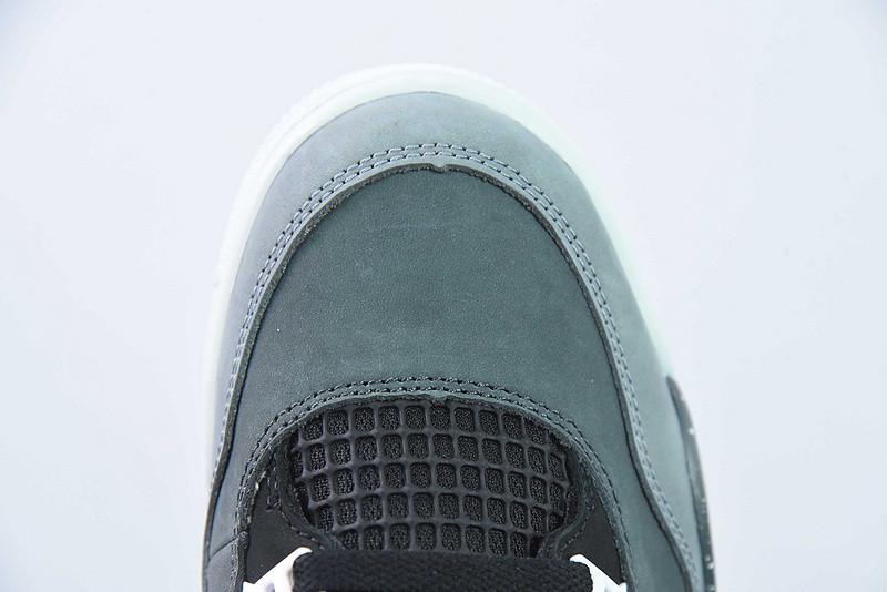 Air Jordan 4 “Fear” FQ8138-002