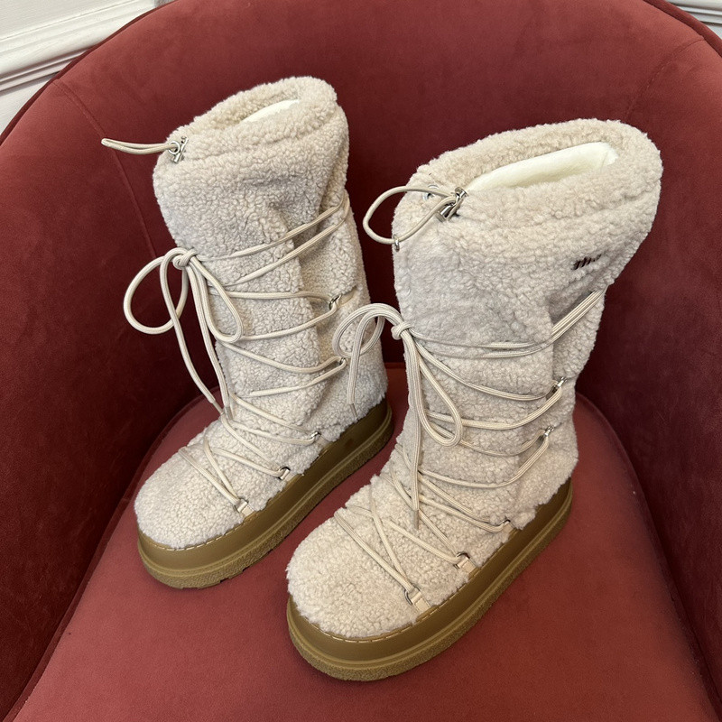 M1um1u sneaker