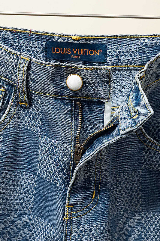 L0uis Vuitt0n