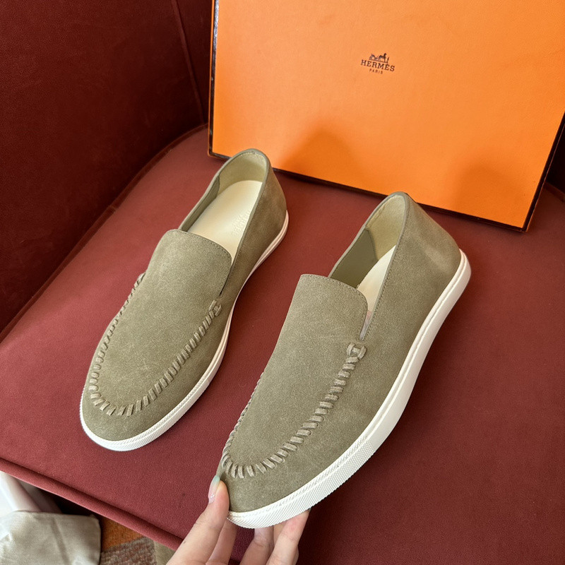 H**me5 sneaker