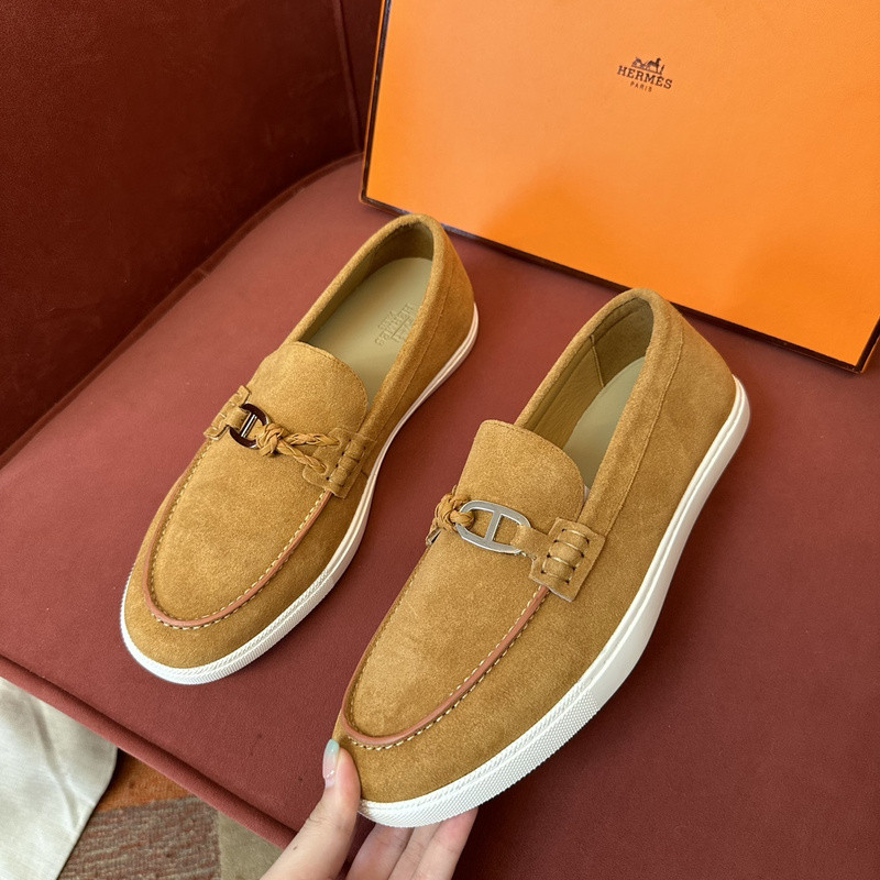 H**me5 sneaker