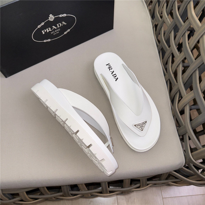 Pra*a sandals