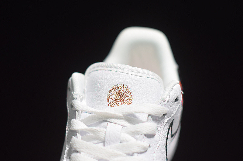 NIKE AIR FORCE 1 07