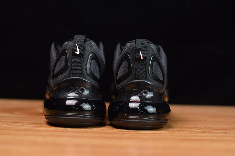 NIKE AIR MAX 720 720