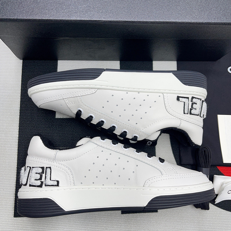 Ch**el sneaker