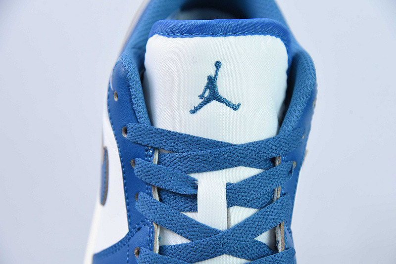 Air Jordan 1 Low 