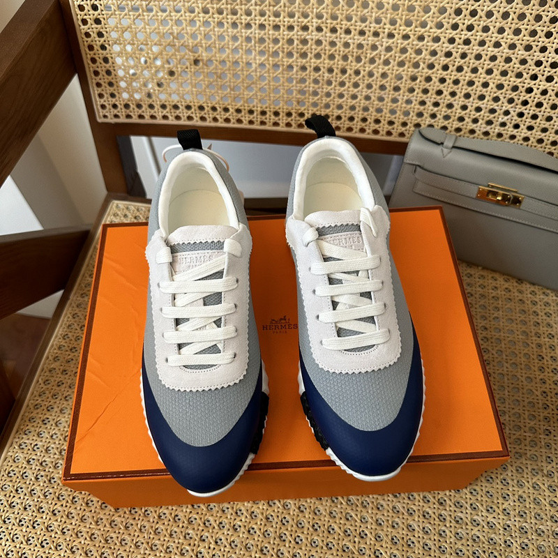 H**me5 sneaker