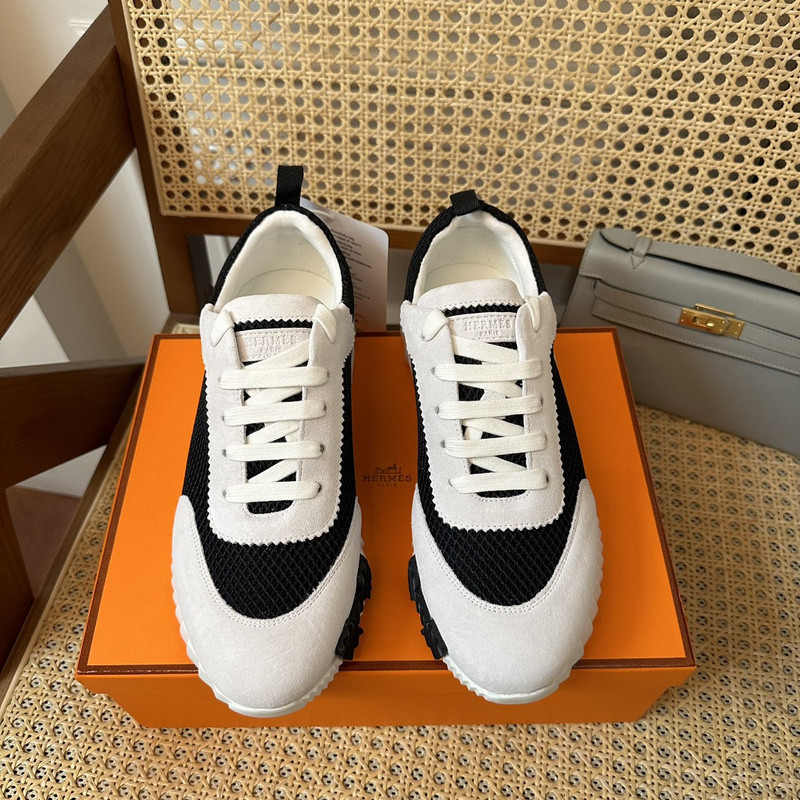 H**me5 sneaker