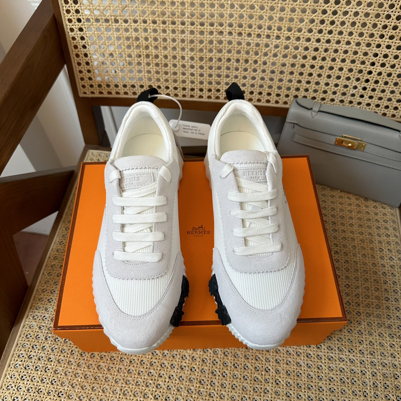 H**me5 sneaker