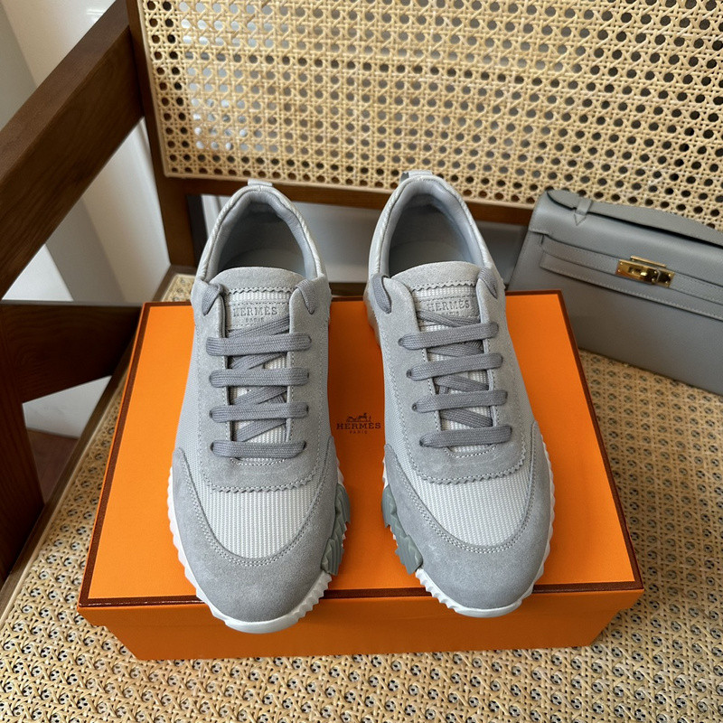 H**me5 sneaker