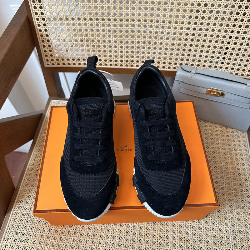 H**me5 sneaker