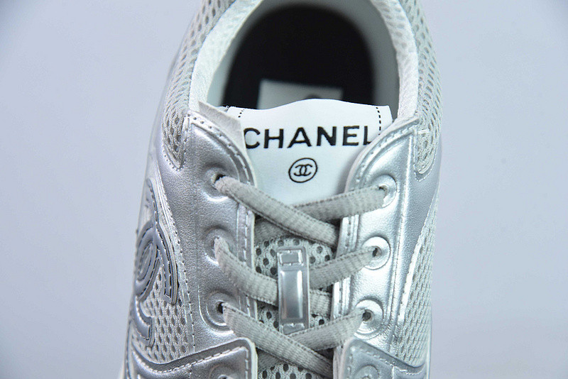Ch**el sneaker