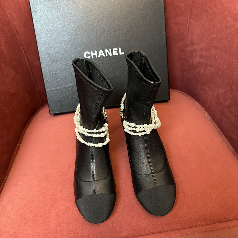 Ch**el sneaker