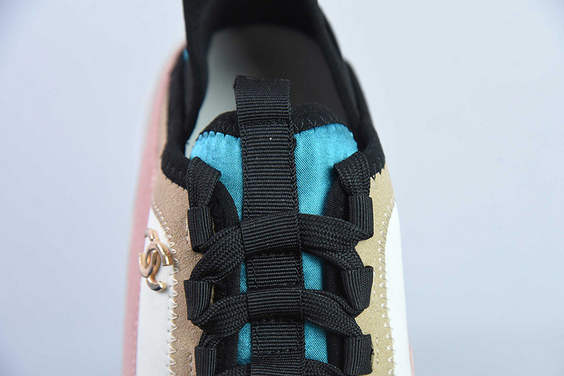Ch**el sneaker