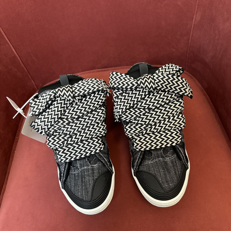 Lanu1n curb sneaker