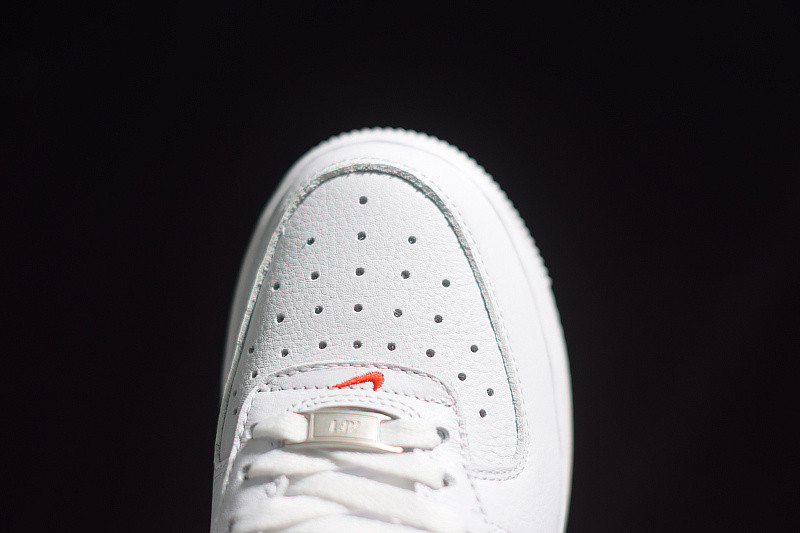 NIKE AIR FORCE 1 07