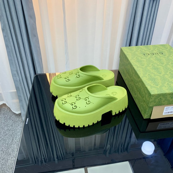 G*u*i sandals high