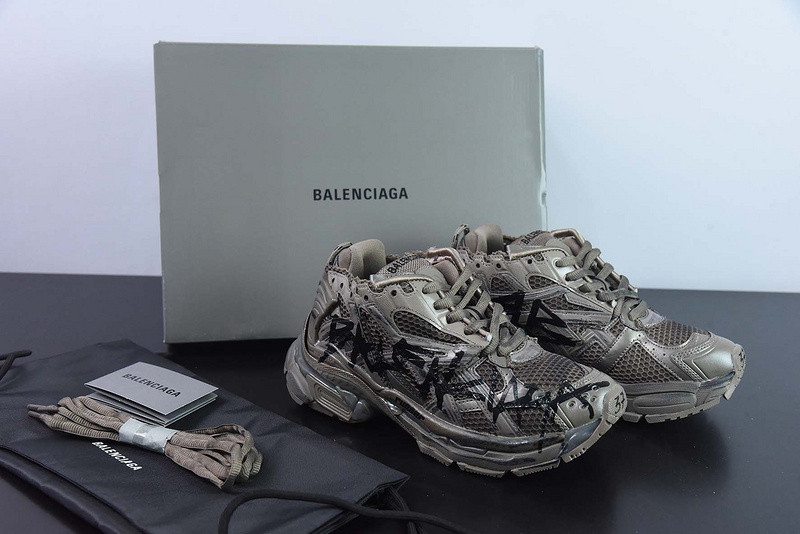 Ba*len*cia*ga runner sneaker