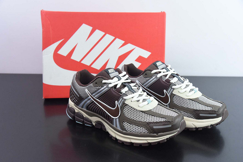 Nike Zoom Vomero 5 "Earth & Fossil" FD9920-022