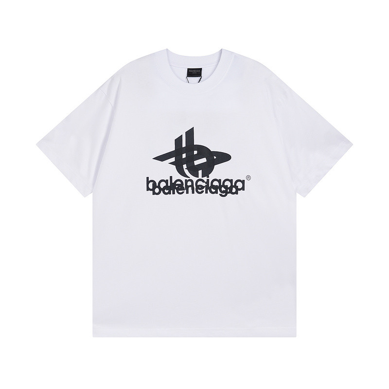 Ba1en*iaga clothes