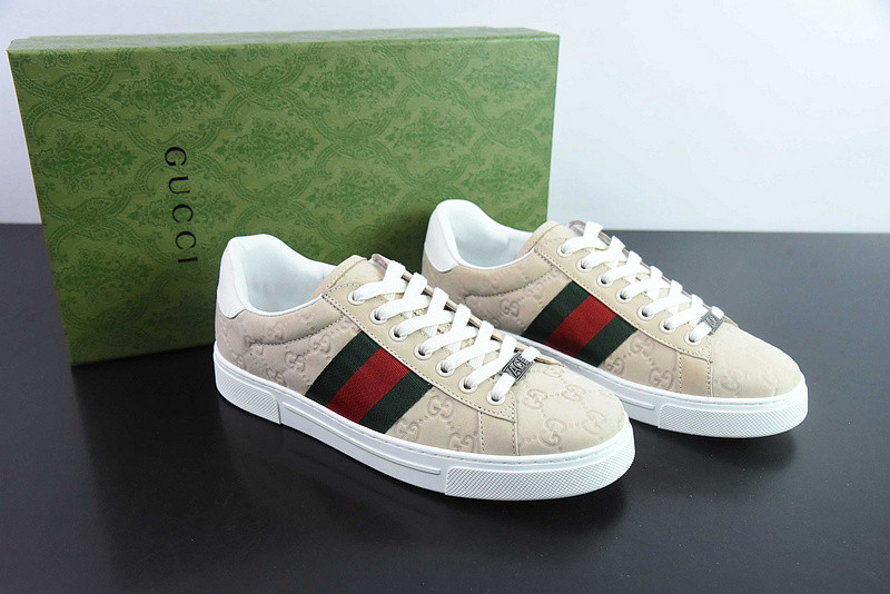G*u*i sneaker