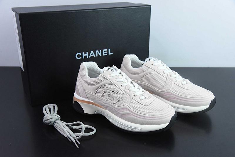 Ch**el sneaker