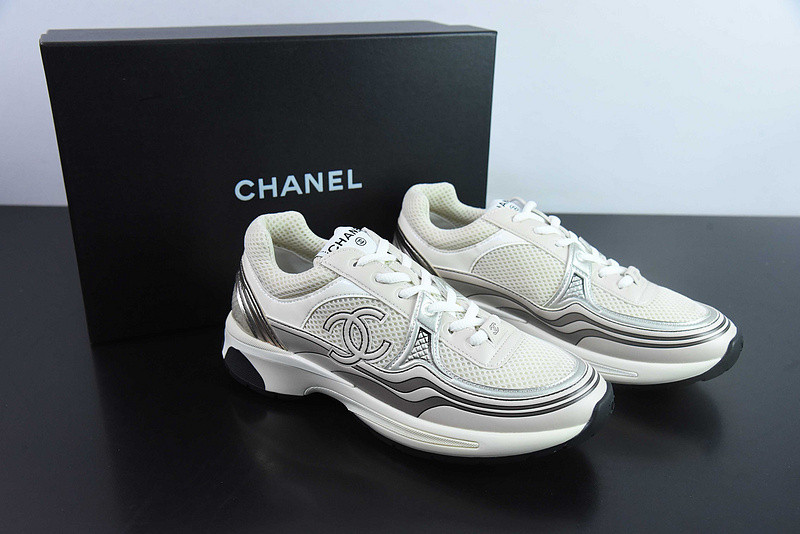 Ch**el sneaker