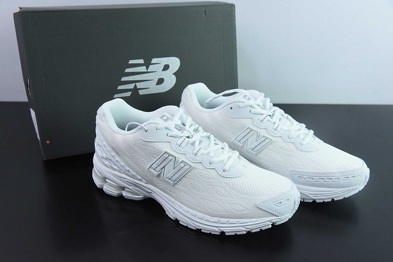 new Ba1an*e sneaker