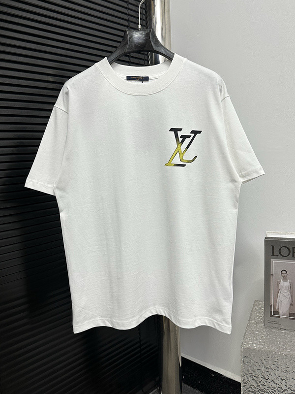 Ba1en*iaga clothes