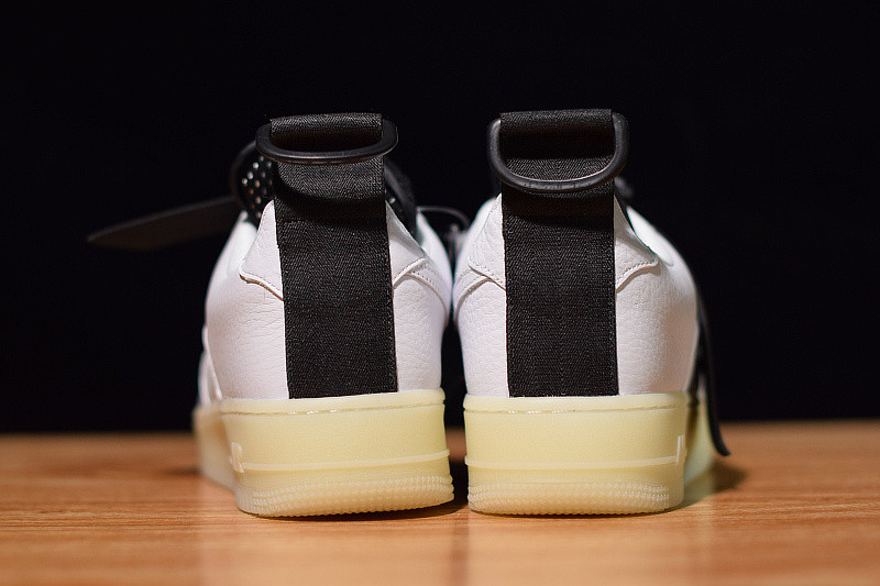 NIKE AIR FORCE 1 UTILITY QS AV6247-100