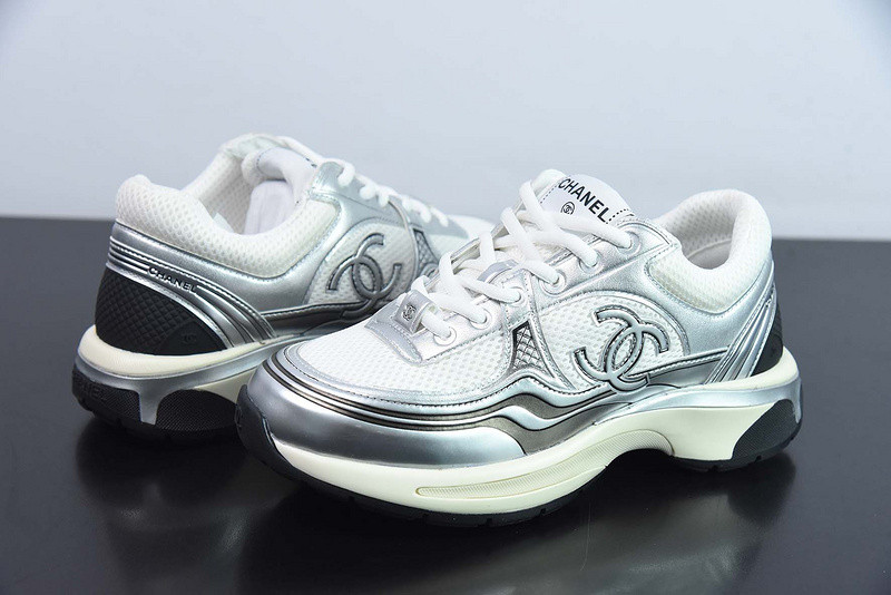 Ch**el sneaker
