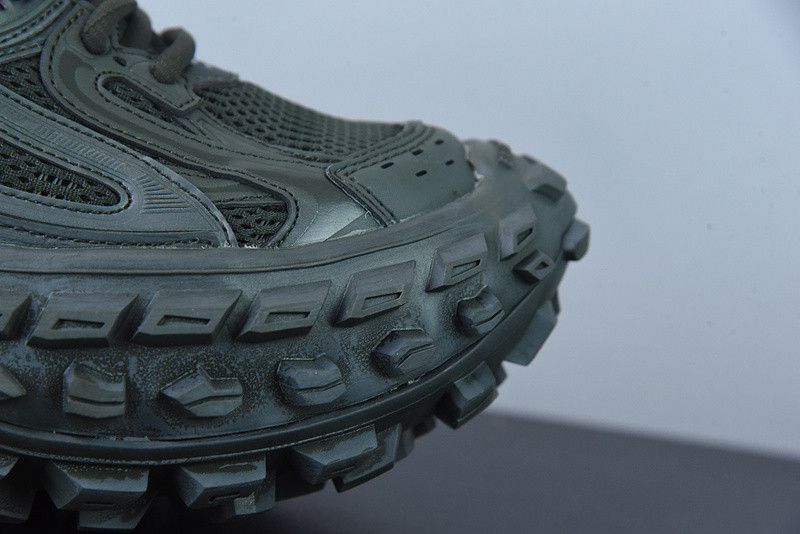 BC DEFENDER RUBBER PLATFORM SNEAKERS