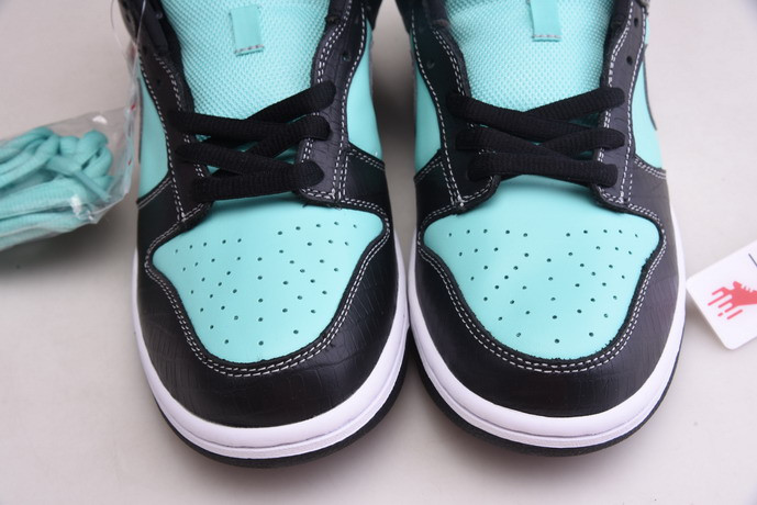 nike dunk low di*m*nd S*pply co. "t*f*ny" 304292-402