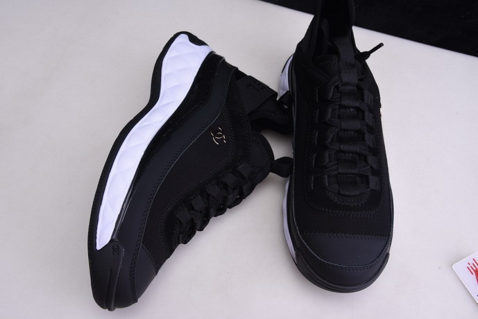 Ch**el sneaker