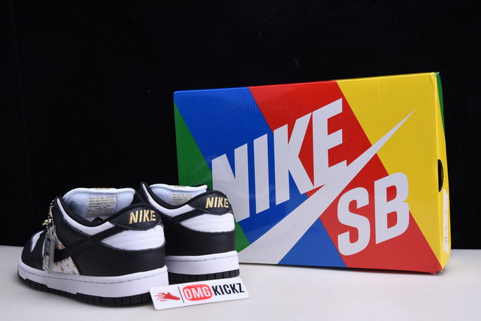 Svp*me x nike sb dunk low white/metallic gold-black dh3228-102