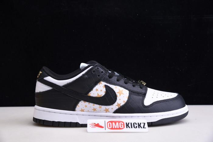 Svp*me x nike sb dunk low white/metallic gold-black dh3228-102