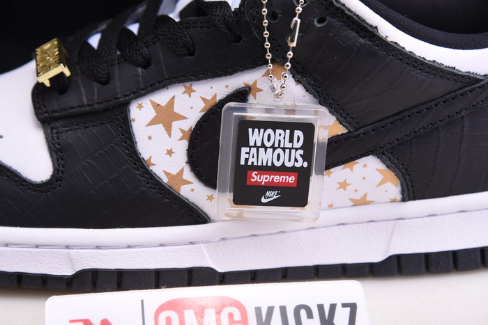 Svp*me x nike sb dunk low white/metallic gold-black dh3228-102