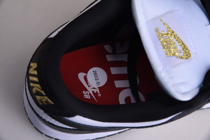 Svp*me x nike sb dunk low white/metallic gold-black dh3228-102