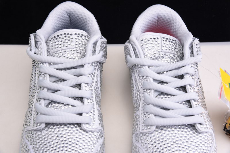CACTUS PLANT FLEA MARKET X SWAROVSKI X DUNK LOW 