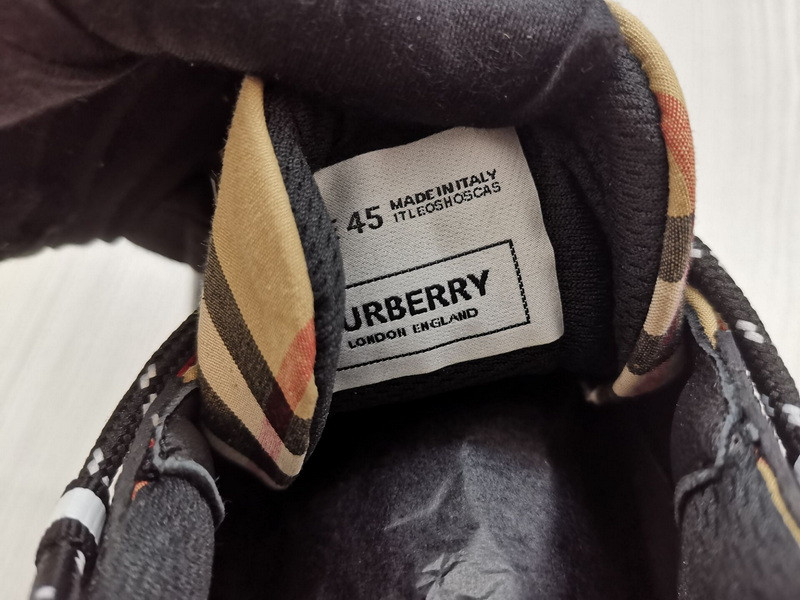 Bv*b*rry sneaker